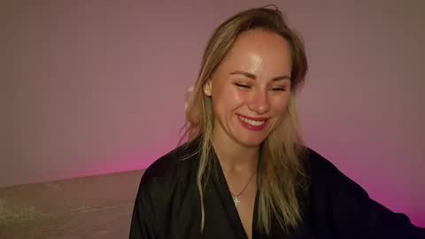 cutie_xoxo_ online show from June 7, 2026, 8:12 pm