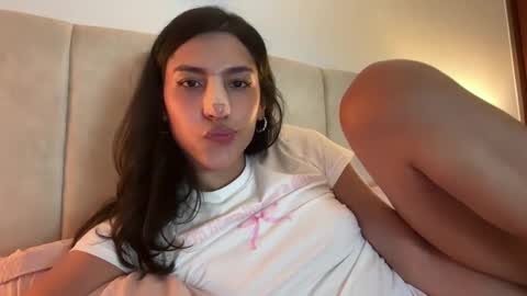 Snapshot of cutiepiemiu chatting on November 19, 2025, 2:33 am cutiepiemiu - online show from November 19, 2025, 2:33 am