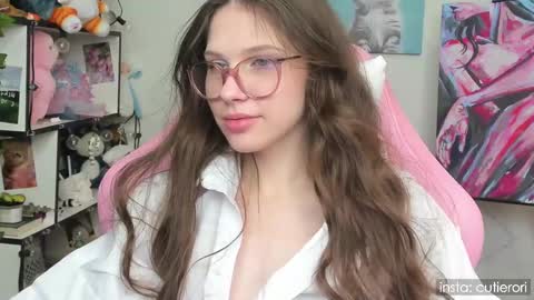 Snapshot of cutierori chatting on February 26, 2025, 11:41 am Rori  Instagram cutierori  online show from February 26, 2025, 11:41 am