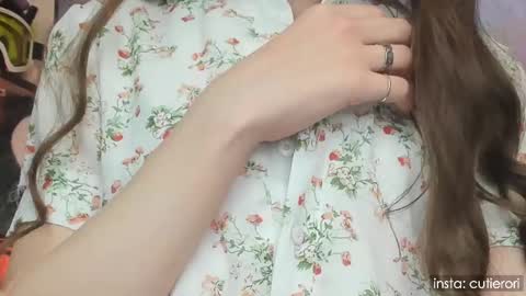 Snapshot of cutierori chatting on March 1, 2025, 4:22 pm Rori  Instagram cutierori  online show from March 1, 2025, 4:22 pm