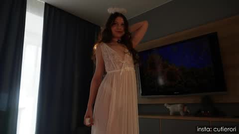 Snapshot of cutierori chatting on September 18, 2025, 4:14 am Rori  Instagram cutierori  online show from September 18, 2025, 4:14 am