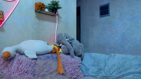cuttiebunny online show from May 13, 2026, 12:52 am