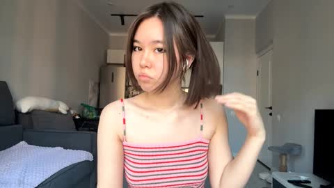 Akemi online show from October 28, 2025, 8:40 am