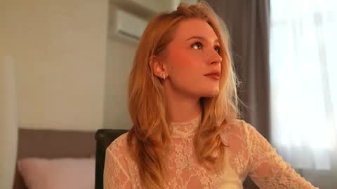 Snapshot of cyberheart_ chatting on September 28, 2025, 1:16 pm EMILY online show from September 28, 2025, 1:16 pm