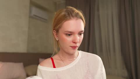 Snapshot of cyberheart_ chatting on October 7, 2025, 3:42 pm EMILY online show from October 7, 2025, 3:42 pm