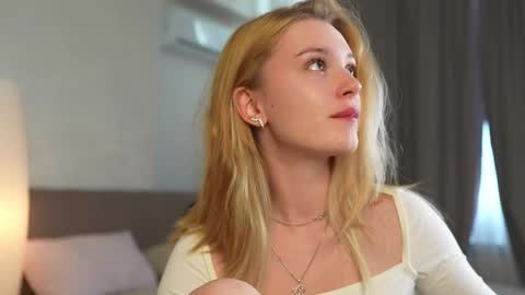 Snapshot of cyberheart_ chatting on October 20, 2025, 1:11 pm EMILY online show from October 20, 2025, 1:11 pm