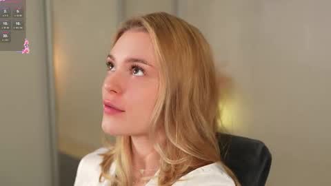 Snapshot of cyberheart_ chatting on November 13, 2025, 3:55 pm EMILY online show from November 13, 2025, 3:55 pm