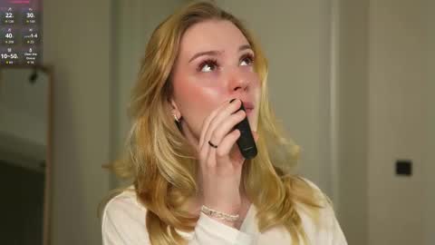 Snapshot of cyberheart_ chatting on November 28, 2025, 4:53 pm EMILY online show from November 28, 2025, 4:53 pm