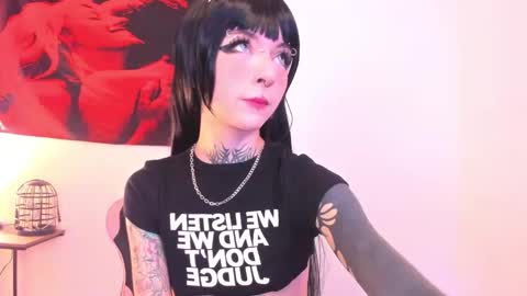 cel I am independent Help me reach 200 thumbs up uwu online show from November 12, 2025, 2:01 am