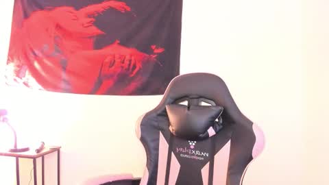 cel I am independent Help me reach 200 thumbs up uwu online show from February 19, 2026, 5:03 am