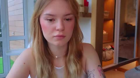 Im Emi streaming with my friend Reyna today online show from March 27, 2026, 2:39 pm