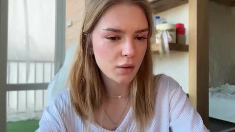 Im Emi streaming with my friend Reyna today online show from April 25, 2026, 2:14 pm