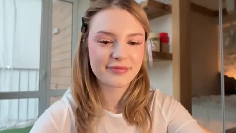 Im Emi streaming with my friend Reyna today online show from April 29, 2026, 3:49 pm