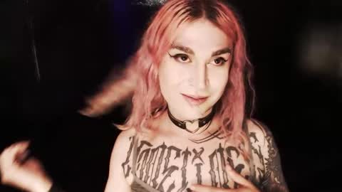 Nikki online show from December 17, 2025, 11:33 pm