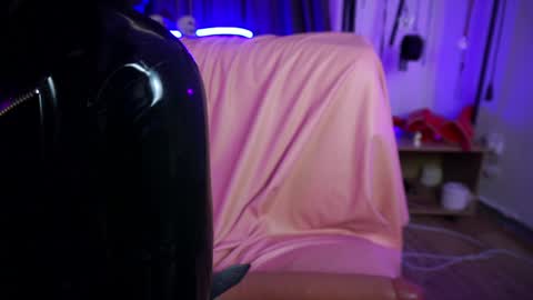 Lily Goddess online show from February 1, 2025, 11:32 am