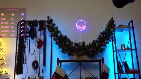 Lily Goddess online show from December 16, 2025, 11:32 pm