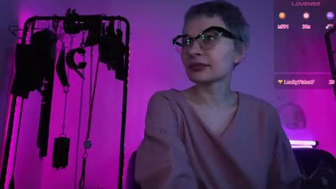 Snapshot of cyberxgoddess_ chatting on May 22, 2026, 6:42 am Lily Goddess online show from May 22, 2026, 6:42 am