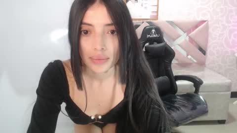 CINTIA ARAUJO online show from October 2, 2025, 4:19 am