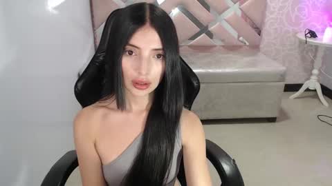 CINTIA ARAUJO online show from October 3, 2025, 10:07 pm