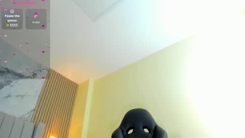 C Y N T H I A  online show from October 3, 2025, 4:09 am