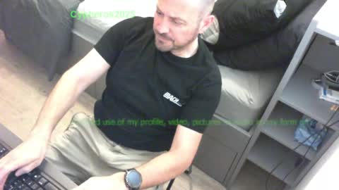 Snapshot of cypheros2025 chatting on April 12, 2026, 6:24 pm Chris online show from April 12, 2026, 6:24 pm
