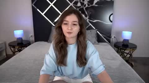 Snapshot of cyrenaluxe chatting on July 2, 2026, 5:35 am Cyrena online show from July 2, 2026, 5:35 am