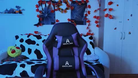 Donna online show from November 18, 2025, 6:01 pm