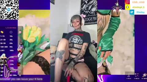 d3m0ny0_0 online show from April 15, 2026, 2:29 am