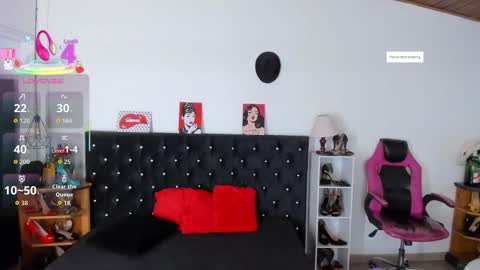 Mia  online show from December 3, 2025, 12:25 pm