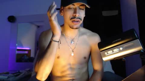 Snapshot of d_usma00 chatting on December 5, 2025, 6:22 am d_usma00 online show from December 5, 2025, 6:22 am