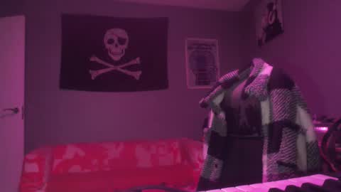 Snapshot of dabirdfree chatting on October 16, 2025, 6:31 pm Destroyer online show from October 16, 2025, 6:31 pm