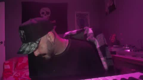 Snapshot of dabirdfree chatting on May 2, 2026, 3:22 am Destroyer online show from May 2, 2026, 3:22 am