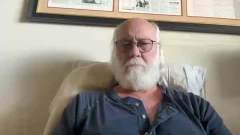 Snapshot of daddy341177 chatting on February 20, 2025, 5:51 pm daddy341177 online show from February 20, 2025, 5:51 pm