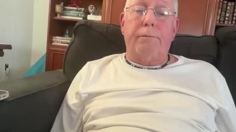 Snapshot of daddycok4 chatting on October 31, 2025, 12:50 pm DaddyCok4 online show from October 31, 2025, 12:50 pm