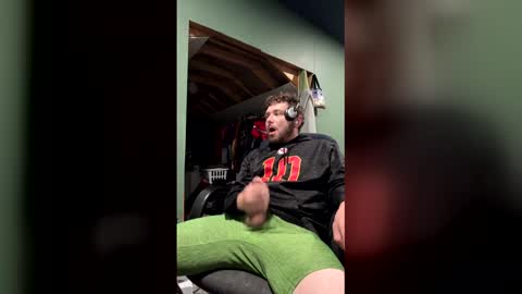 daddydic120402 online show from April 8, 2026, 12:05 pm