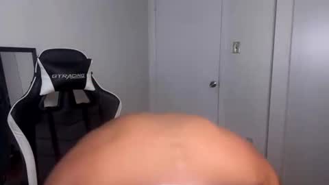Snapshot of daddyfit95 chatting on June 7, 2026, 2:48 am daddyfit95 online show from June 7, 2026, 2:48 am