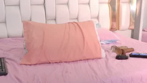 Snapshot of daddyissuesss_ chatting on November 21, 2025, 9:24 pm JAZMIN online show from November 21, 2025, 9:24 pm