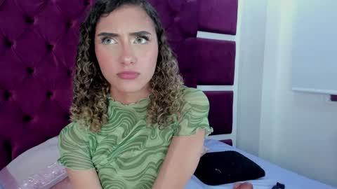 Snapshot of daddysgirrl1_ chatting on December 27, 2024, 5:52 am Bethany online show from December 27, 2024, 5:52 am
