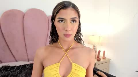 Snapshot of daddysgirrl1_ chatting on December 1, 2025, 11:32 pm Bethany online show from December 1, 2025, 11:32 pm