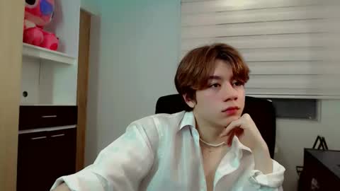 Snapshot of dae_lune chatting on February 20, 2026, 11:49 pm dae_lune online show from February 20, 2026, 11:49 pm