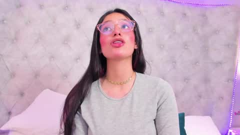 Snapshot of dafne_bss chatting on May 22, 2026, 5:14 am dafne_bss online show from May 22, 2026, 5:14 am