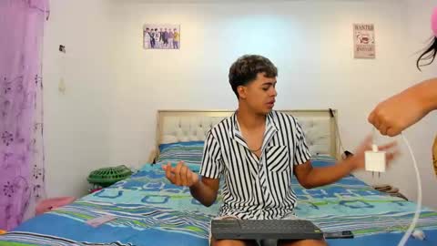 Snapshot of dafnezahiraa_ chatting on February 12, 2025, 3:29 am dafnezahiraa  online show from February 12, 2025, 3:29 am