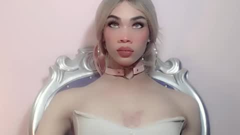 dafnne_dirty online show from February 26, 2025, 3:21 am