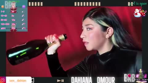 Dahiana  online show from December 15, 2025, 12:09 pm