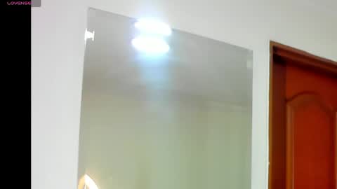 Dahiana  online show from April 14, 2026, 12:22 pm