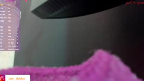 Snapshot of dahiana_dmour chatting on June 19, 2026, 11:47 am Dahiana online show from June 19, 2026, 11:47 am