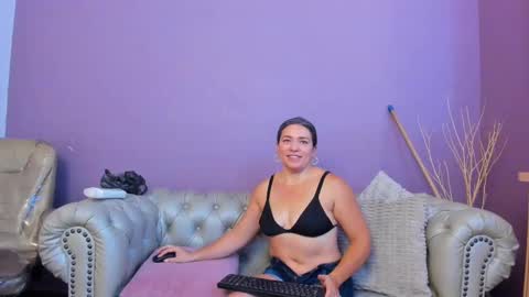 Dahiane Connor online show from November 22, 2025, 11:48 pm