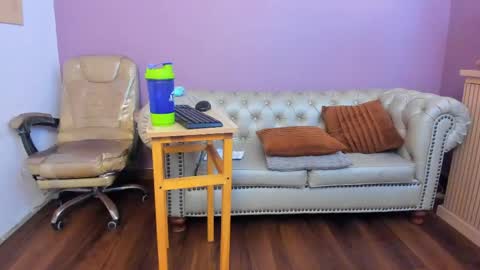 Dahiane Connor online show from April 13, 2026, 11:37 am