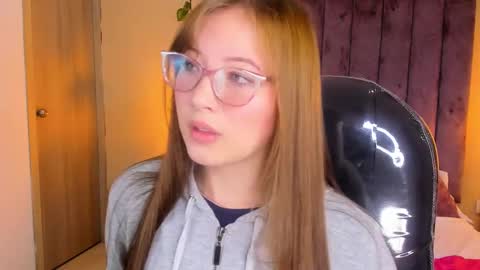 Dahlia online show from November 9, 2025, 5:00 pm