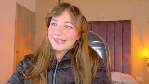 Dahlia online show from April 11, 2026, 6:51 am